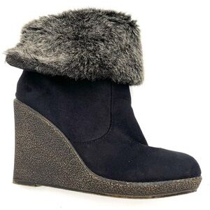 🟣 ZIGI SOHO “GABRIEL” BLACK SUEDE WEDGE BOOT WITH FAUX FUR CUFF SIZE 9